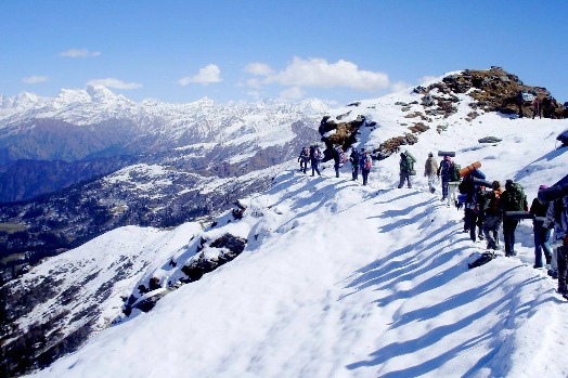 kedarkantha_trek_ _winter_snow_camping__trekking