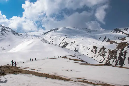 kedarkantha_trek_ _winter_snow_camping__trekking
